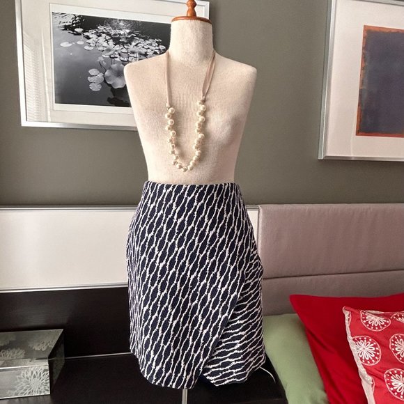 - ANN TAYLOR LOFT Faux Wrap Printer Blue and White MEDIUM   - B482 - Picture 2 of 6